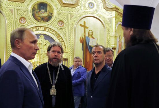 President Putin, Prime Minister Medvedev visit Sevastopol