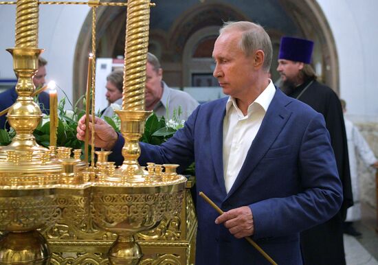 President Putin, Prime Minister Medvedev visit Sevastopol