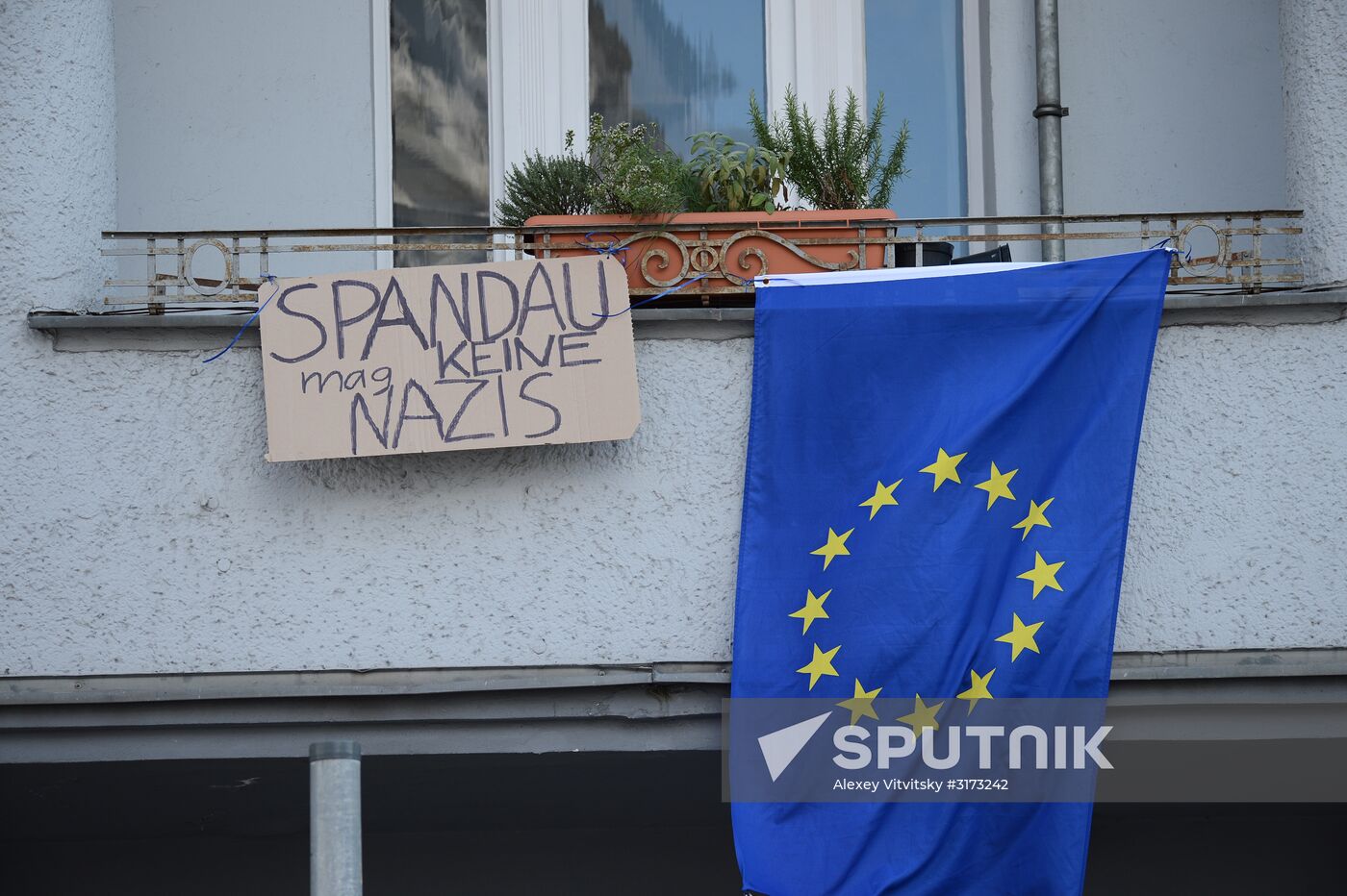 Neo-Nazi rally commemorating death of Rudolf Hess in Berlin