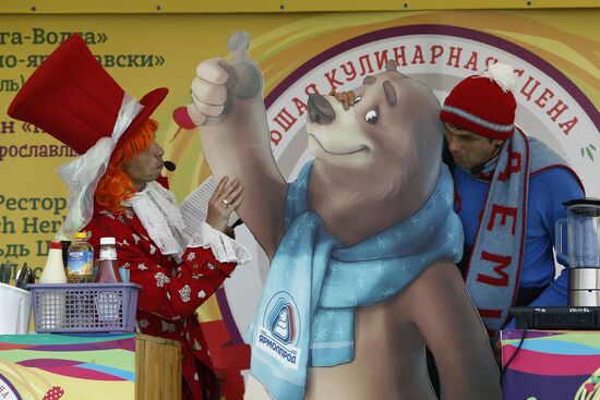 Father Frost from Veliky Ustyug visits Volga FoodFest