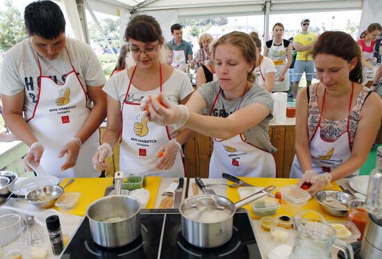Father Frost from Veliky Ustyug visits Volga FoodFest