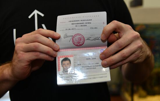 Australian cyclist Shane Perkins receives Russian passport
