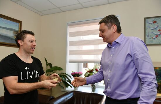 Australian cyclist Shane Perkins receives Russian passport