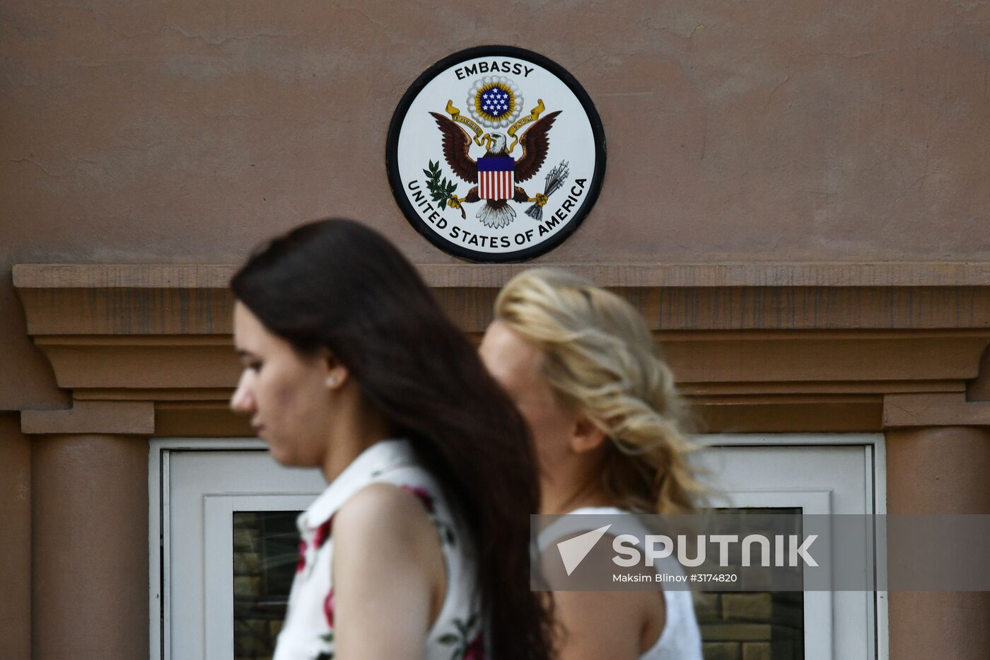 US to suspend nonimmigrant visa processing in Russia