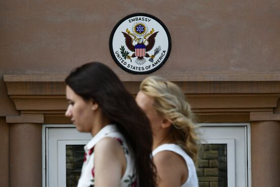 US to suspend nonimmigrant visa processing in Russia