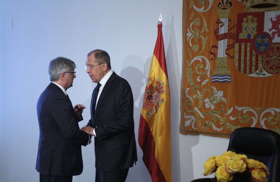 Russian Foreign Minister Sergei Lavrov leaves message in Spanish Embassy's condolence book