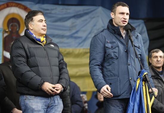 All-Ukrainian people's assembly on Maidan Nezalezhnosti