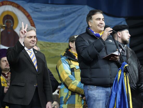 All-Ukrainian people's assembly on Maidan Nezalezhnosti