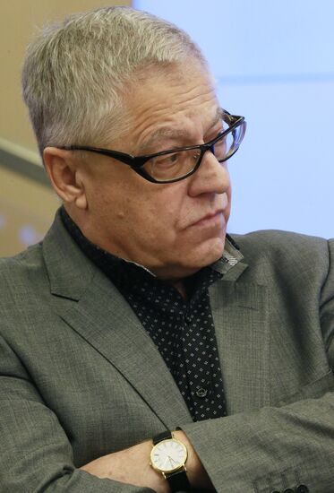 New conference on Warsaw's National Theater production of "ICE" staged by K. Bogomolov