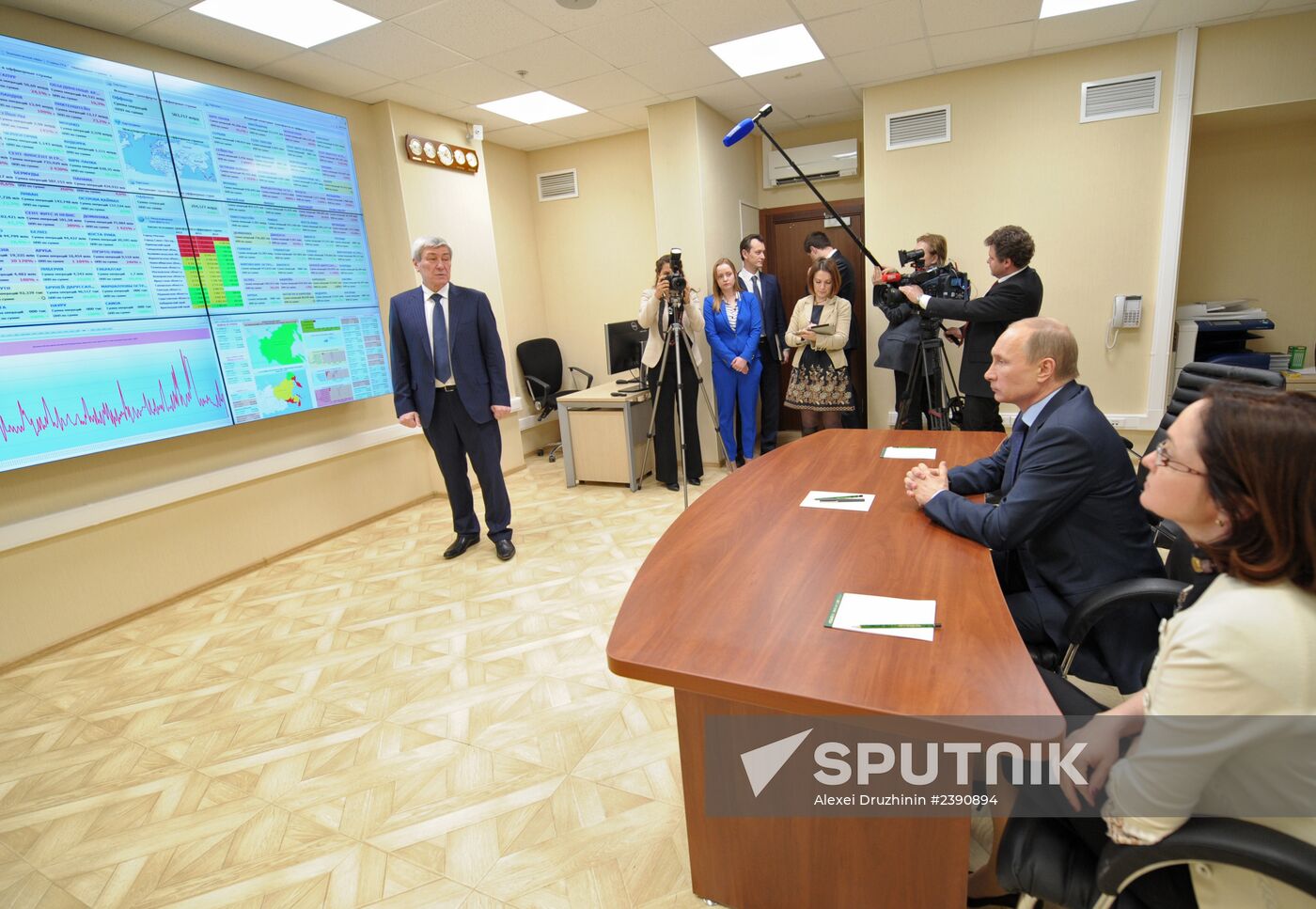 Vladimir Putin chairs meeting on combat of illegitimate financial operations