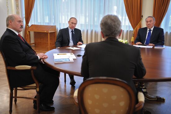Vladimir Putin chairs Supreme Eurasian Economic Council meeting