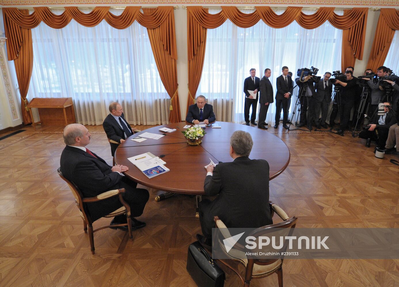 Vladimir Putin chairs Supreme Eurasian Economic Council meeting