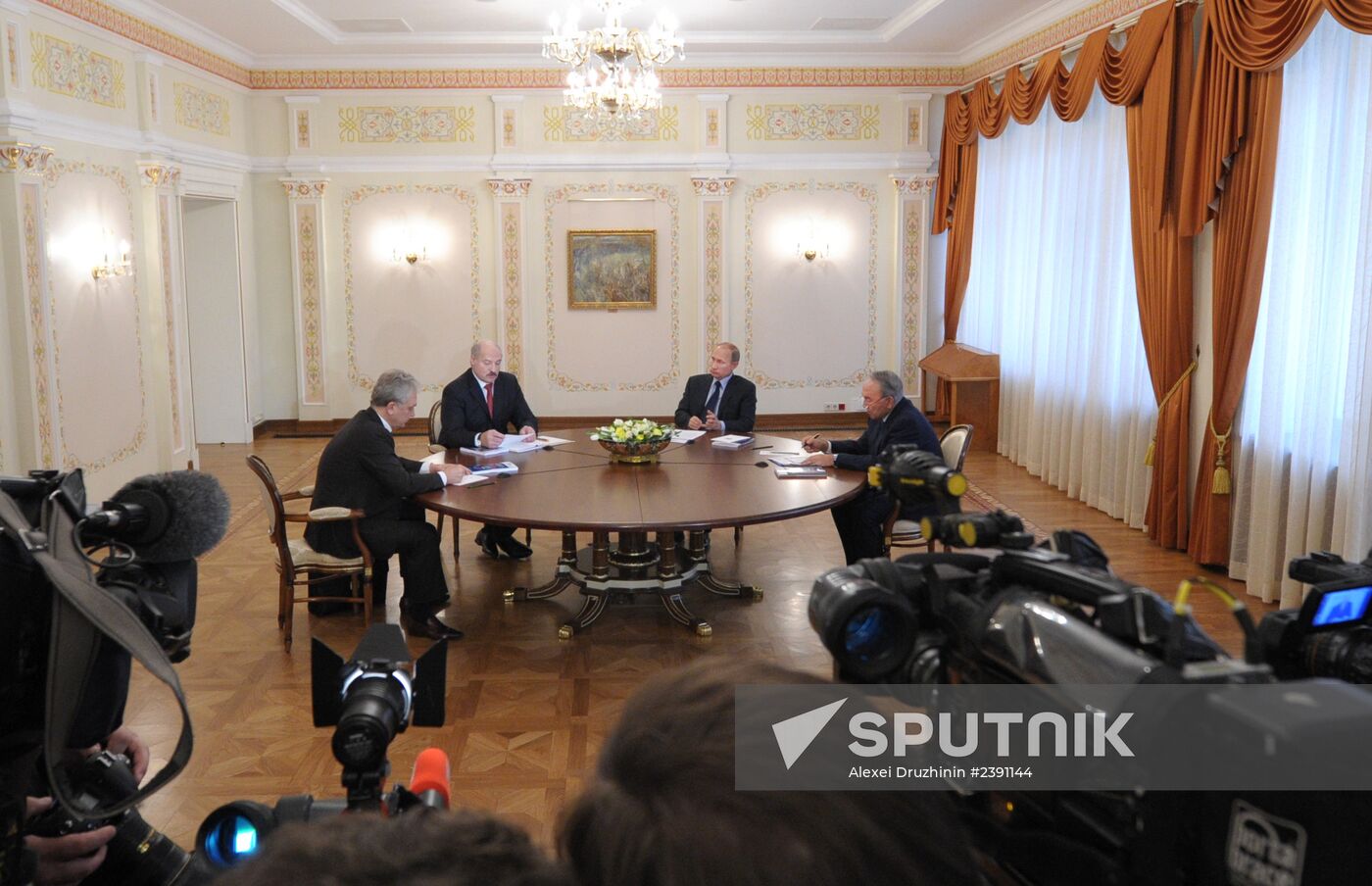 Vladimir Putin chairs Supreme Eurasian Economic Council meeting