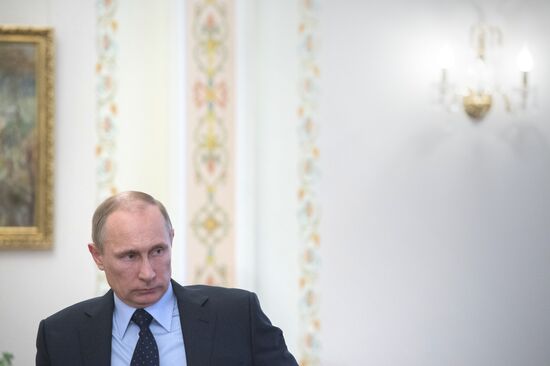 Vladimir Putin chairs Supreme Eurasian Economic Council meeting