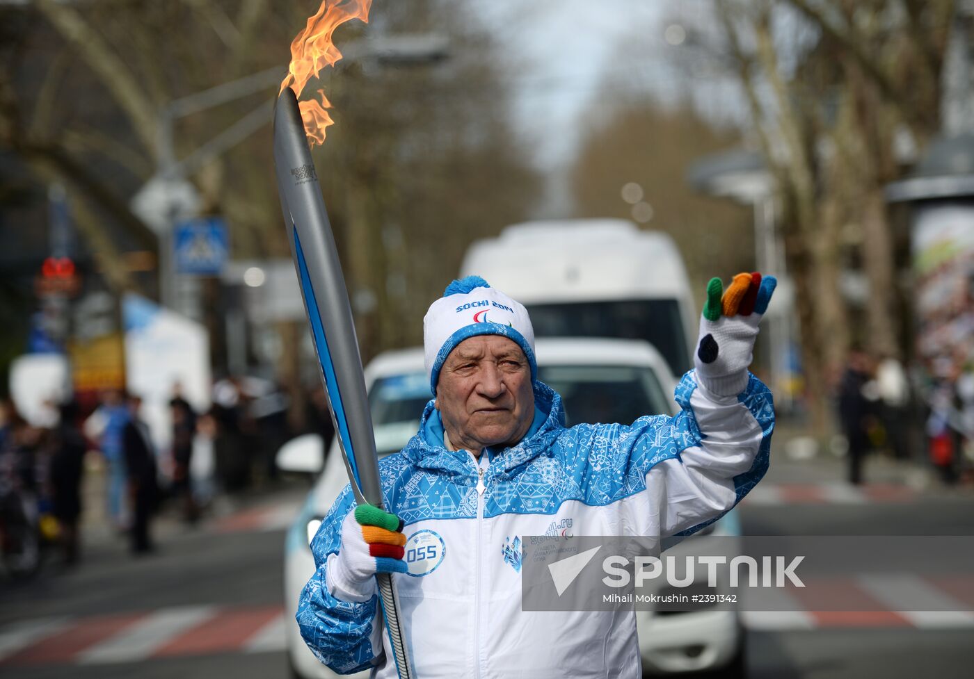Paralympic torch relay. Sochi. Day Two