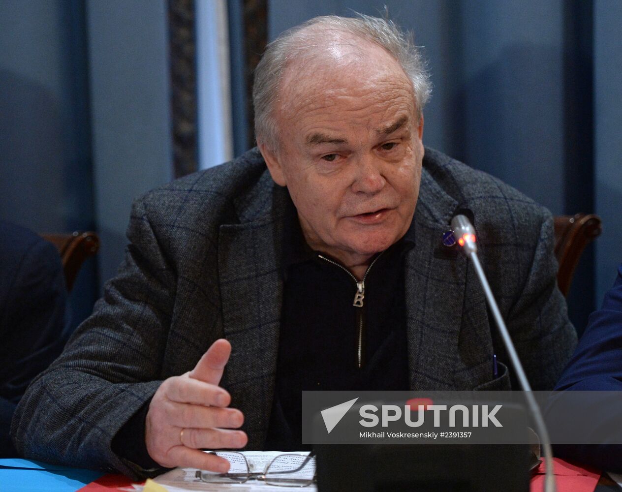 Russia's Public Chamber holds hearings on situation in Ukraine