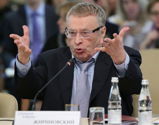 Open Tribune discussion on Ukraine's developments toward peaceful settlement