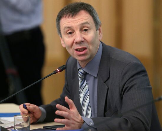 Open tribune discussion on Ukraine's developments toward peaceful settlement