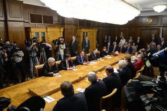 State Duma speaker meets with Crimean deputies