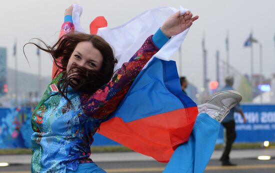 Spectators arrive at the opening ceremony of the Sochi 2014 Paralympic Winter Games
