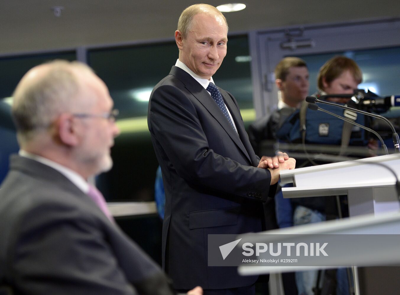 Vladimir Putin meets with International Paralympic Committee board members