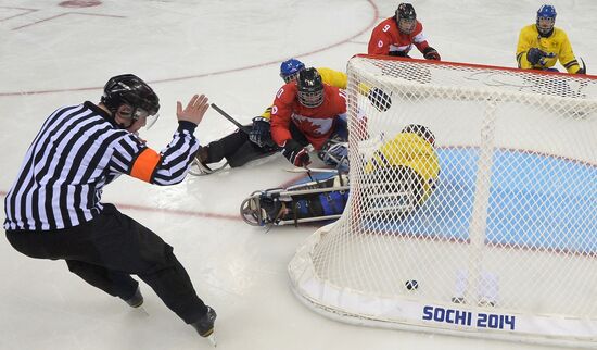 2014 Winter Paralympics. Ice sledge hockey. Canada vs. Sweden