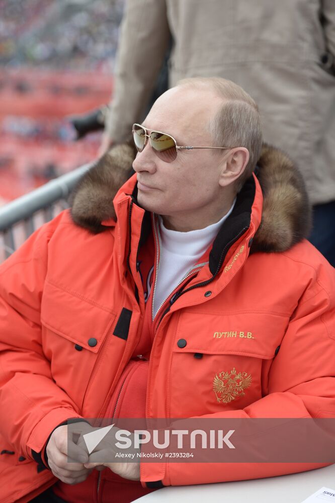 Vladimir Putin attends paralympic Alpine skiing competitions