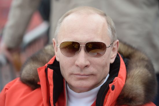 Vladimir Putin attends paralympic Alpine skiing competitions
