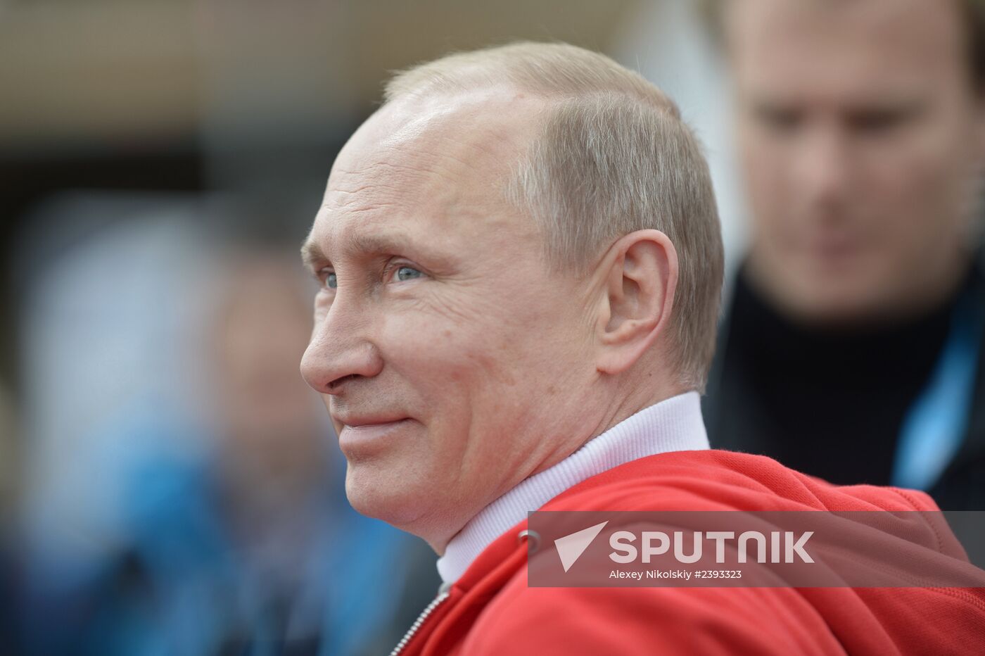 Vladimir Putin attends paralympic Alpine skiing competitions