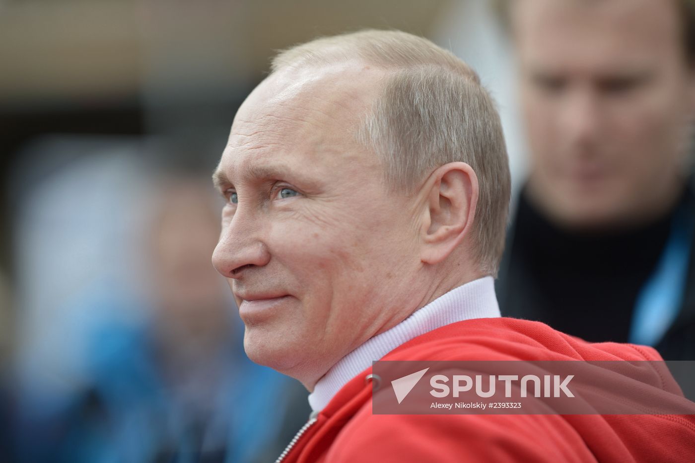 Vladimir Putin attends paralympic Alpine skiing competitions