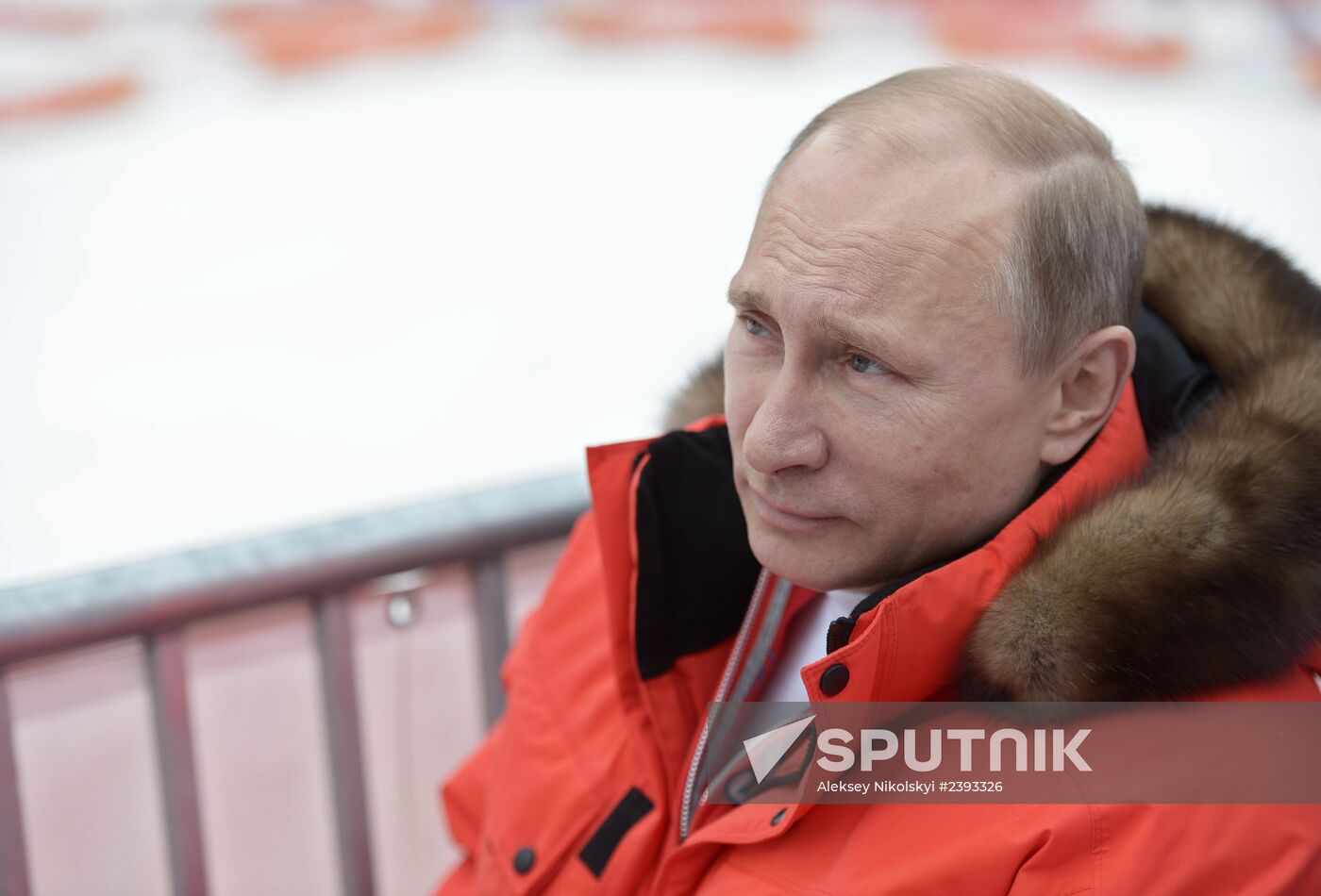 Vladimir Putin attends paralympic Alpine skiing competitions