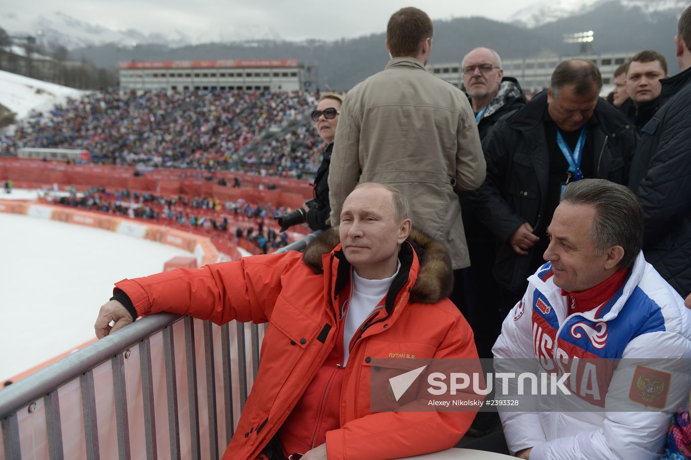 Vladimir Putin attends paralympic Alpine skiing competitions