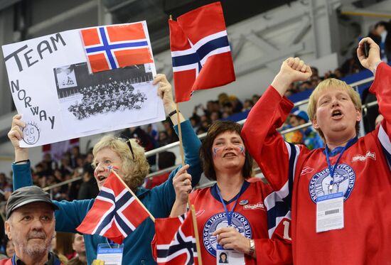 2014 Winter Paralympics. Ice sledge hockey. Canada vs. Norway