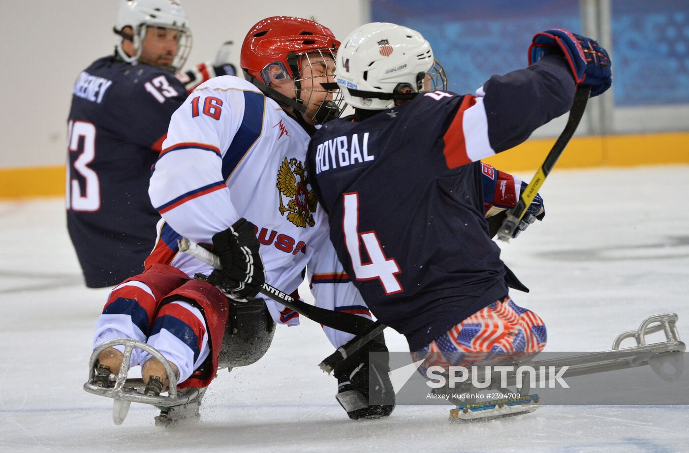 2014 Paralympics. Ice sledge hockey. USA vs. Russia