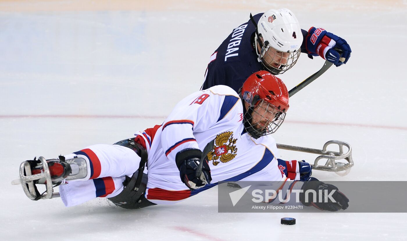 2014 Paralympics. Ice sledge hockey. USA vs. Russia