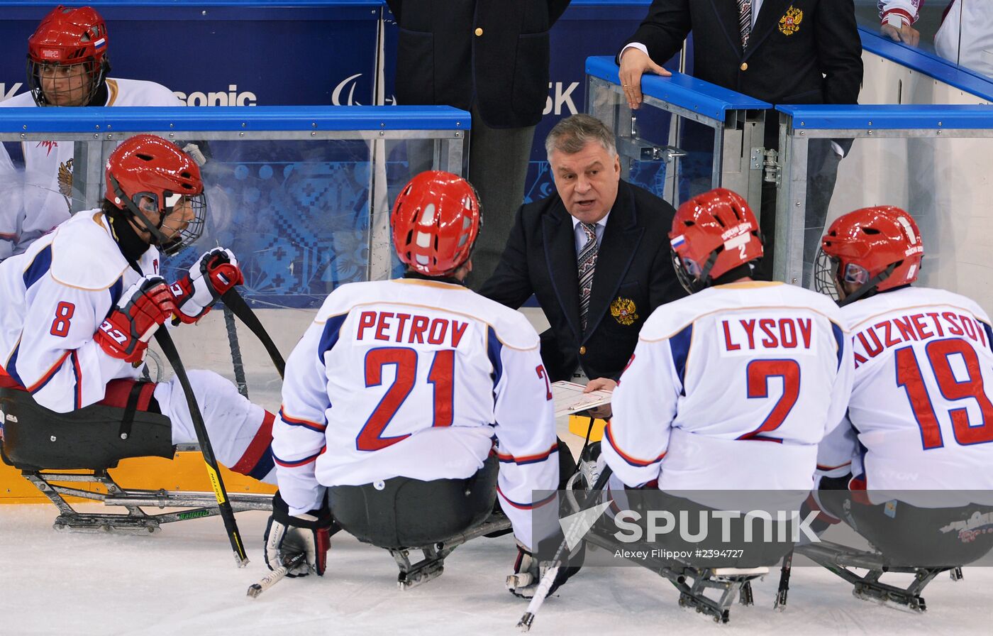 2014 Paralympics. Ice sledge hockey. USA vs. Russia