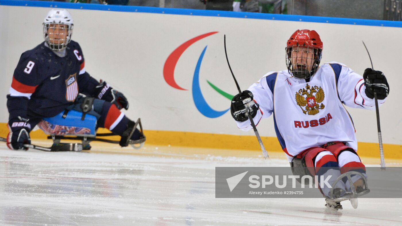 2014 Paralympics. Ice sledge hockey. USA vs. Russia