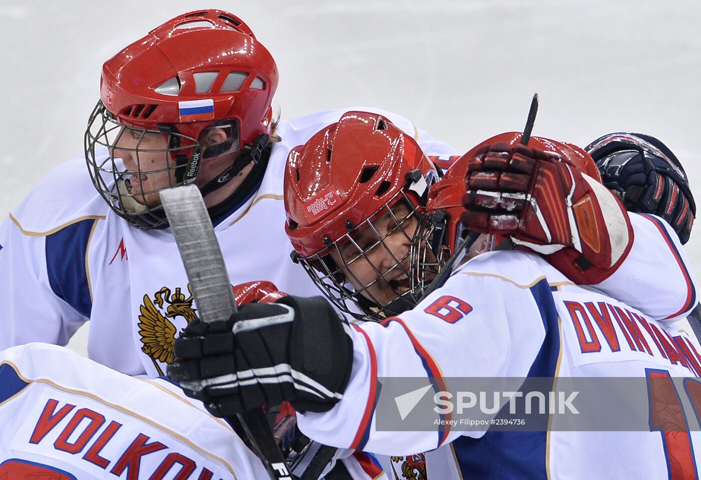 2014 Paralympics. Ice sledge hockey. USA vs. Russia