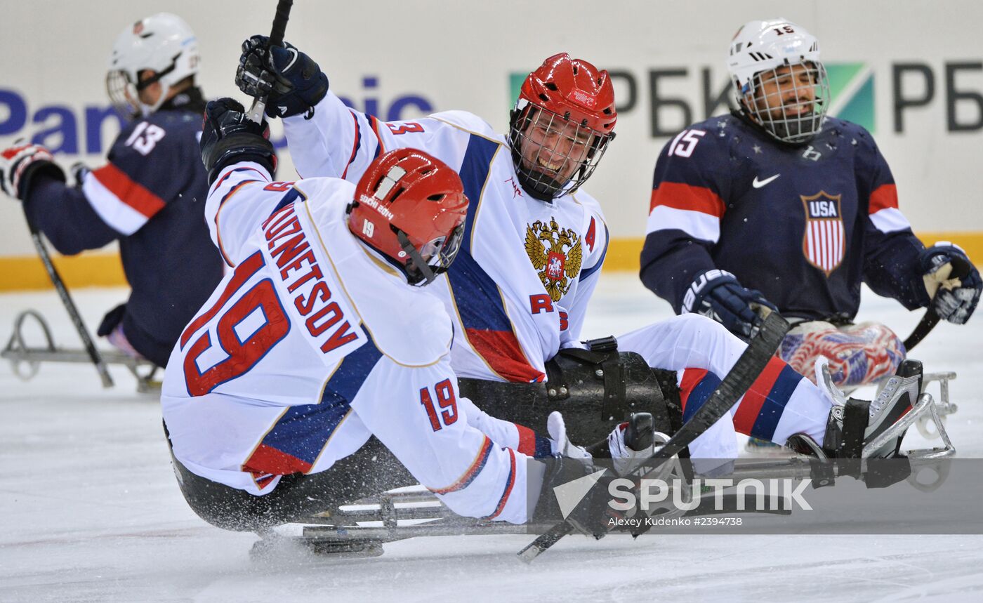 2014 Paralympics. Ice sledge hockey. USA vs. Russia