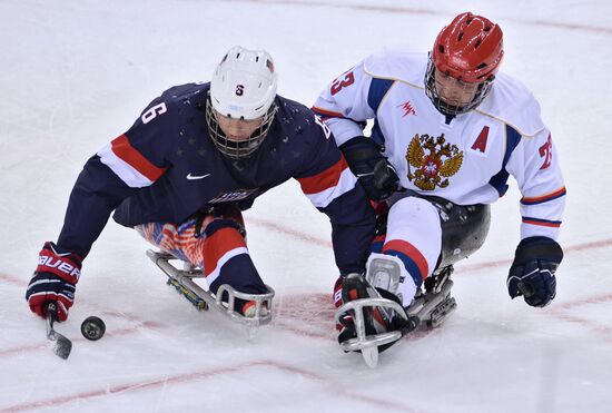 2014 Paralympics. Ice sledge hockey. USA vs. Russia