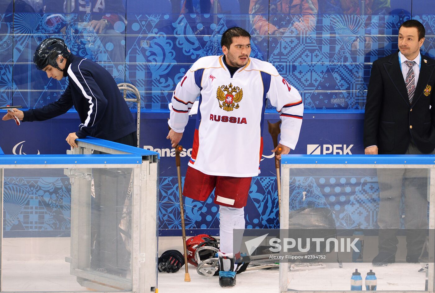 2014 Paralympics. Ice sledge hockey. USA vs. Russia