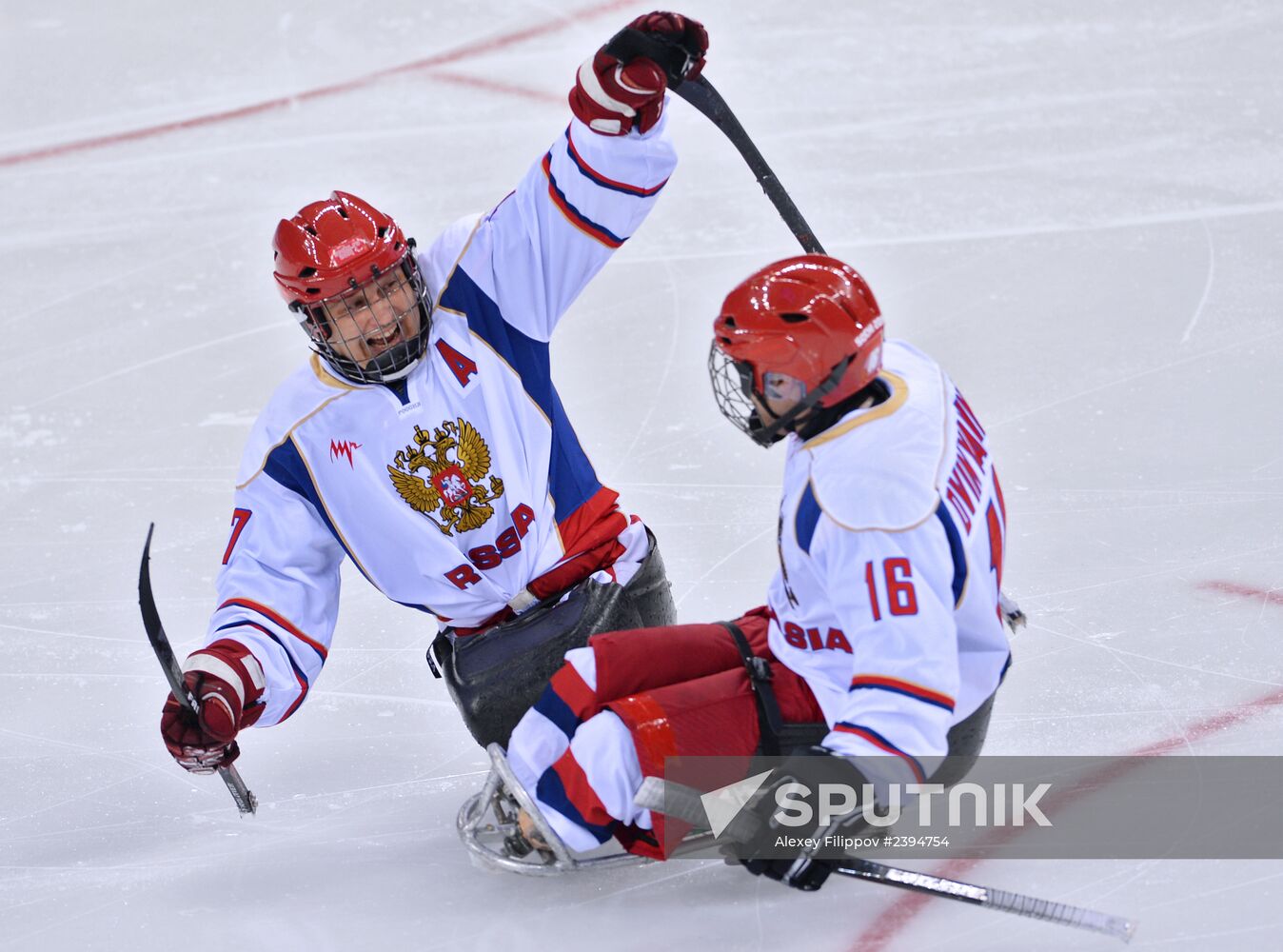 2014 Paralympics. Ice sledge hockey. USA vs. Russia