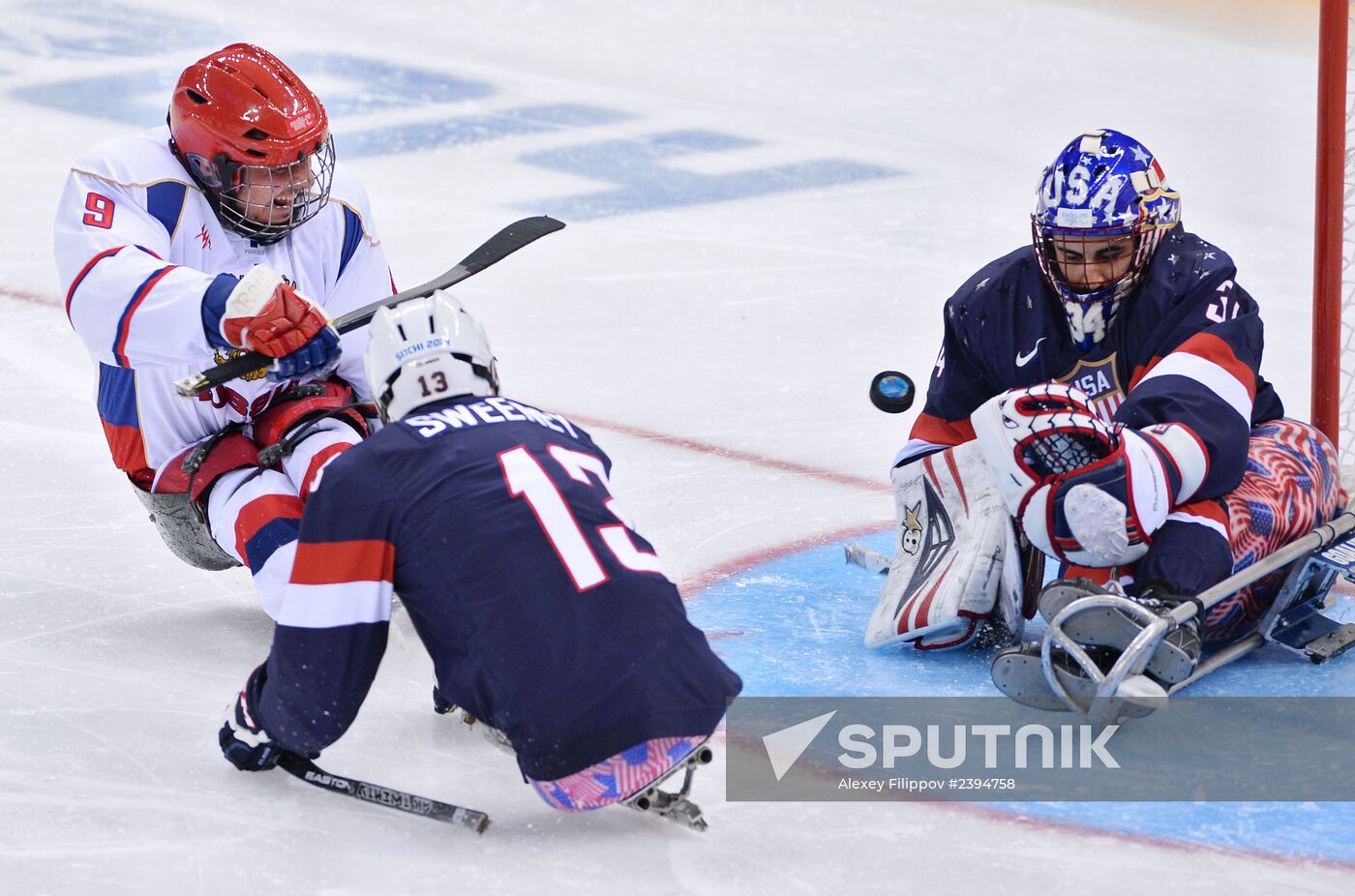 2014 Paralympics. Ice sledge hockey. USA vs. Russia