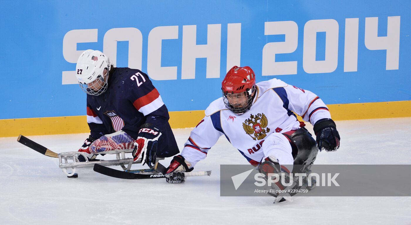 2014 Paralympics. Ice sledge hockey. USA vs. Russia