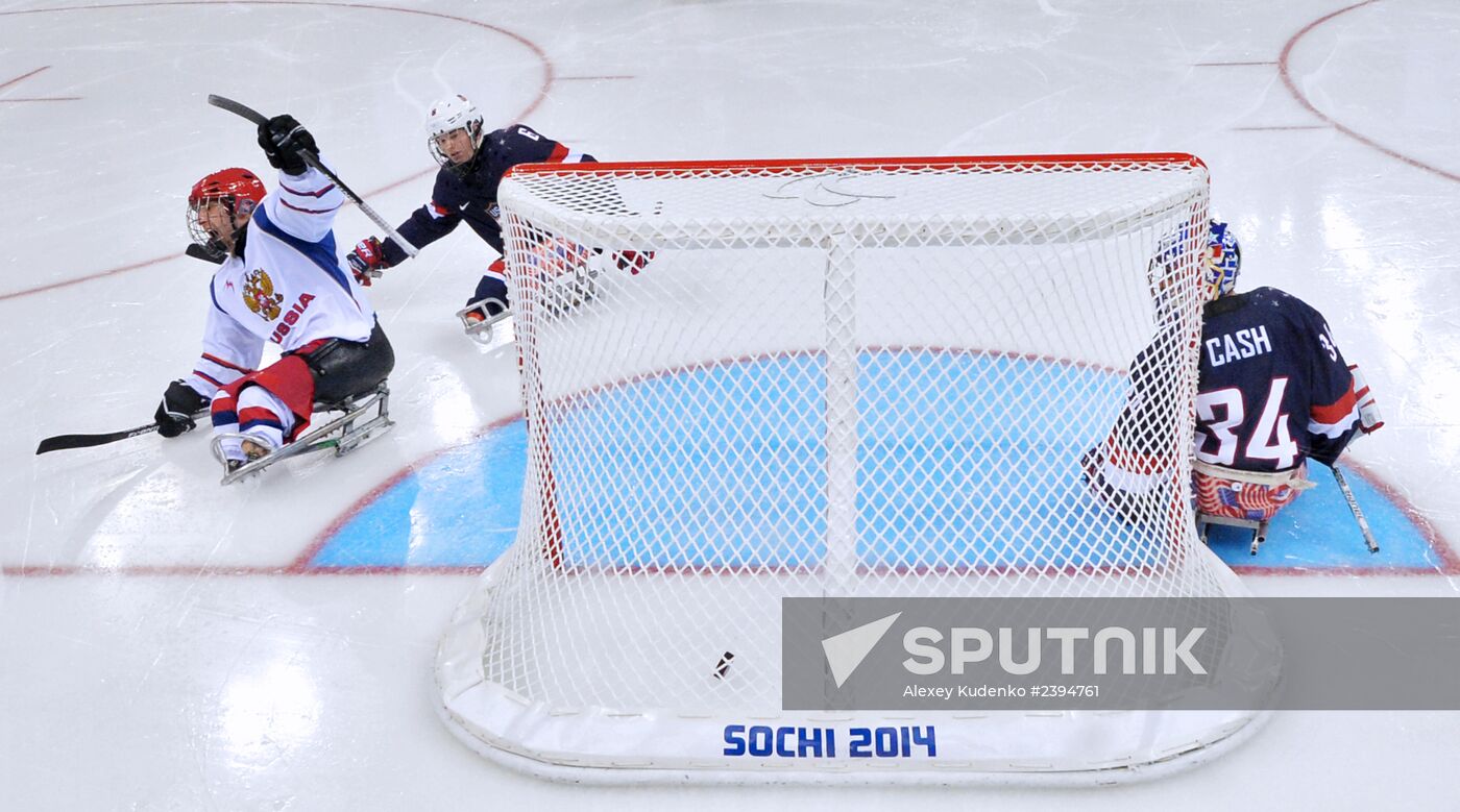 2014 Paralympics. Ice sledge hockey. USA vs. Russia