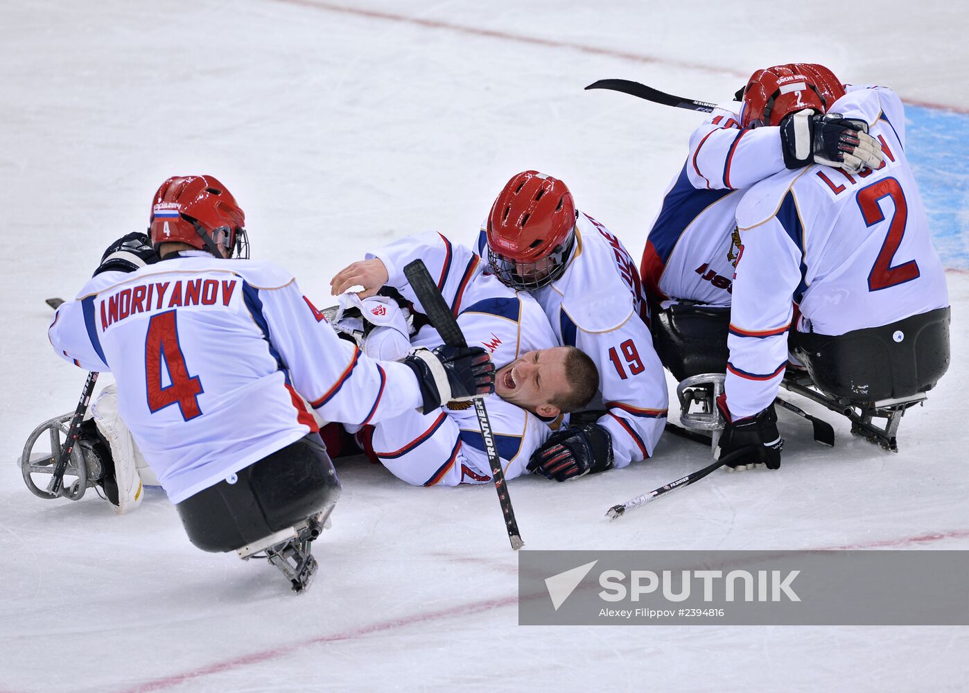 2014 Winter Paralympics. Ice sledge hockey. USA vs. Russia