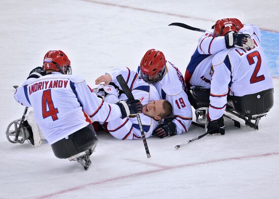 2014 Winter Paralympics. Ice sledge hockey. USA vs. Russia