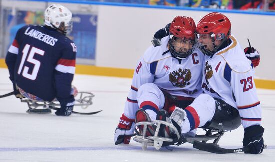 2014 Winter Paralympics. Ice sledge hockey. USA vs. Russia