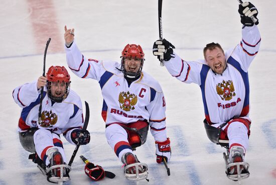 2014 Winter Paralympics. Ice sledge hockey. USA vs. Russia