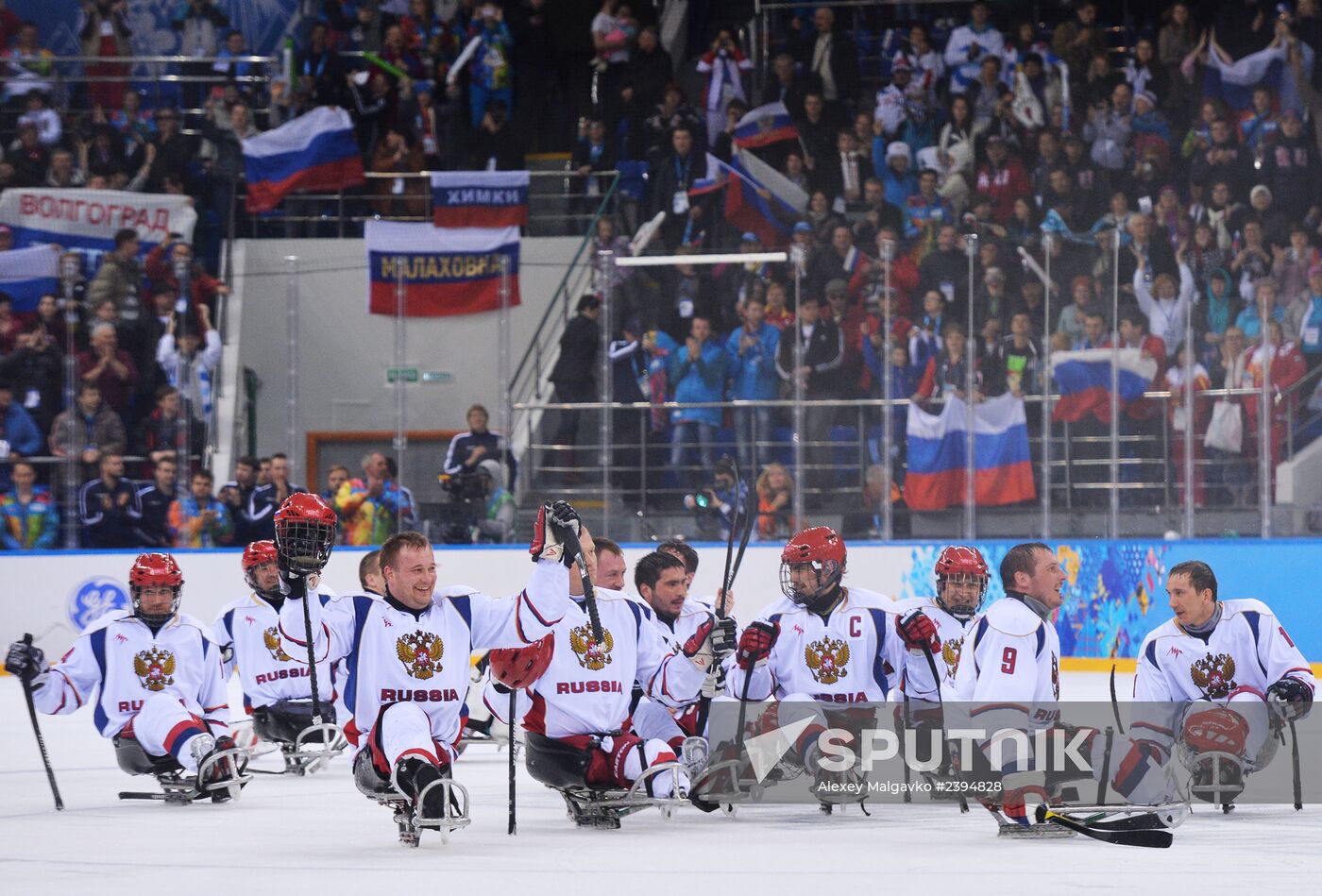 2014 Winter Paralympics. Ice sledge hockey. USA vs. Russia